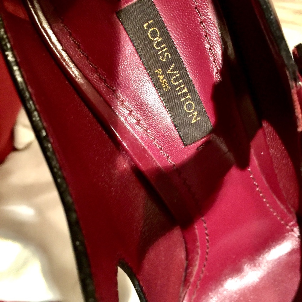 EUC FALL RUNWAY LOUIS VUITTON CALFSKIN TWO-STRAP MARYJANE PUMP - Picture 2 of 7